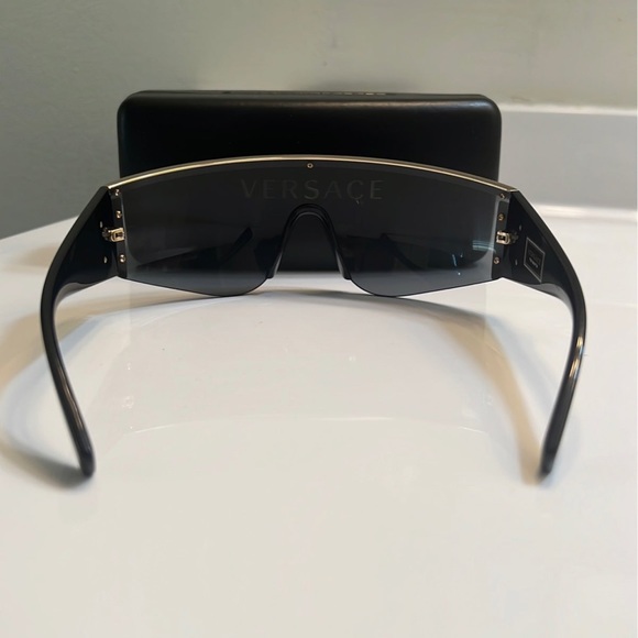 Versace Sunglasses - Unisex - Picture 6 of 11